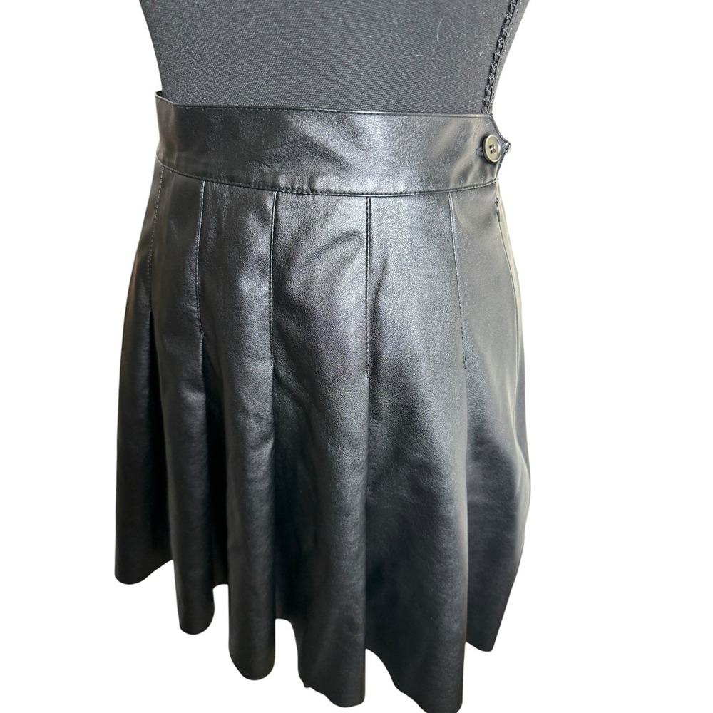 Kendall + Kylie Skirt Womens Medium Black Excellent Pleated Faux Leather Mini - Picture 2 of 7